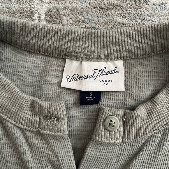 Universal Thread Olive Ribbed Button-Up Top - Picture 2 of 2
